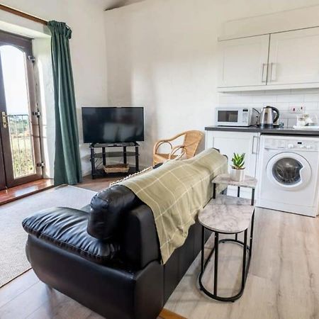 Lovely 2 Bedroom Coastal Cottage Near Bude Bagian luar foto