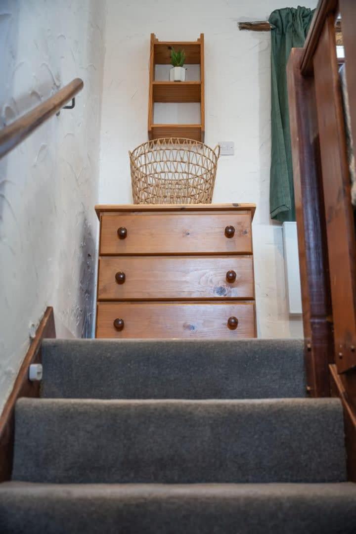 Lovely 2 Bedroom Coastal Cottage Near Bude Bagian luar foto