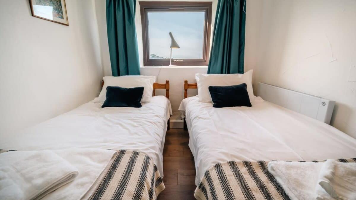 Lovely 2 Bedroom Coastal Cottage Near Bude Bagian luar foto