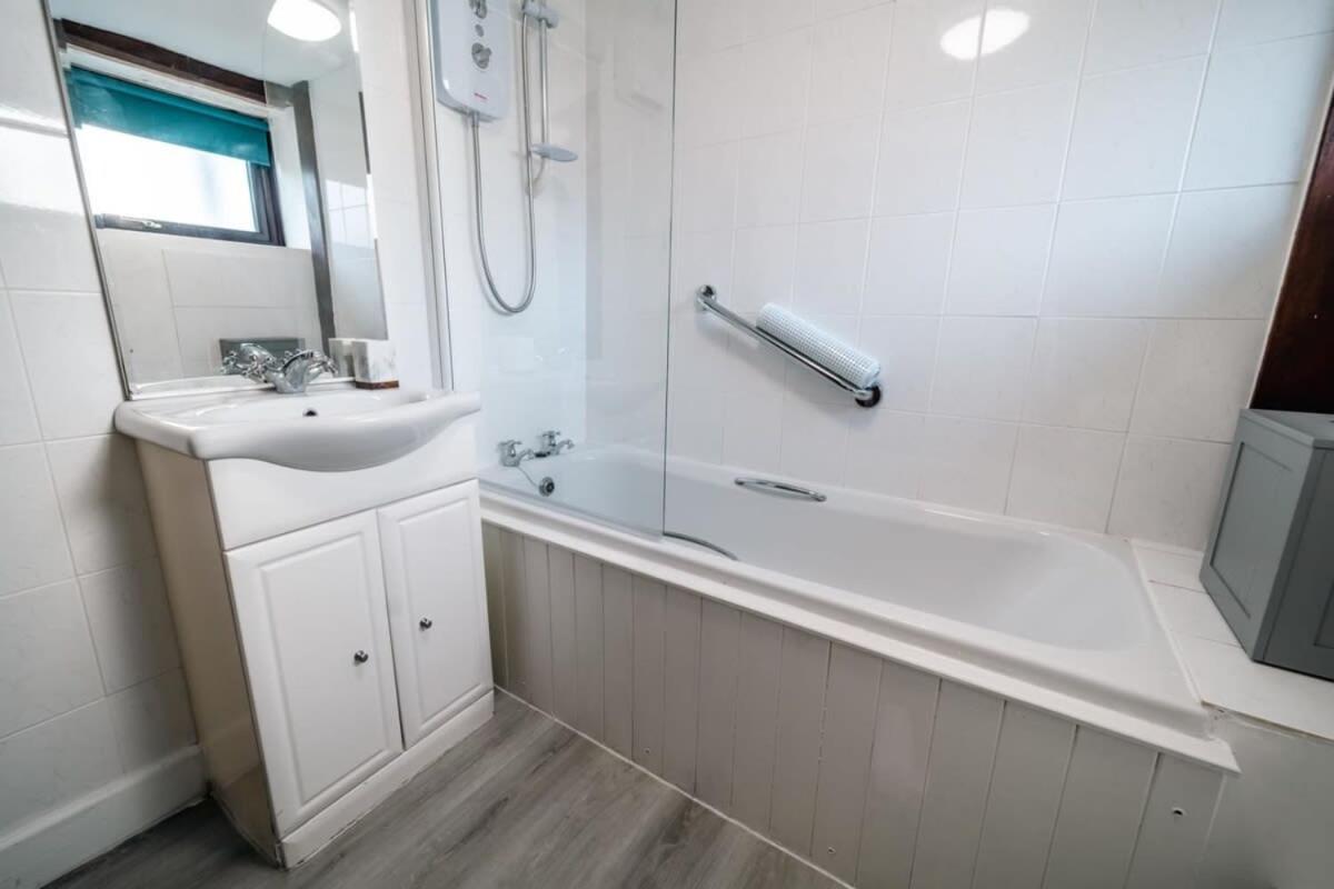 Lovely 2 Bedroom Coastal Cottage Near Bude Bagian luar foto