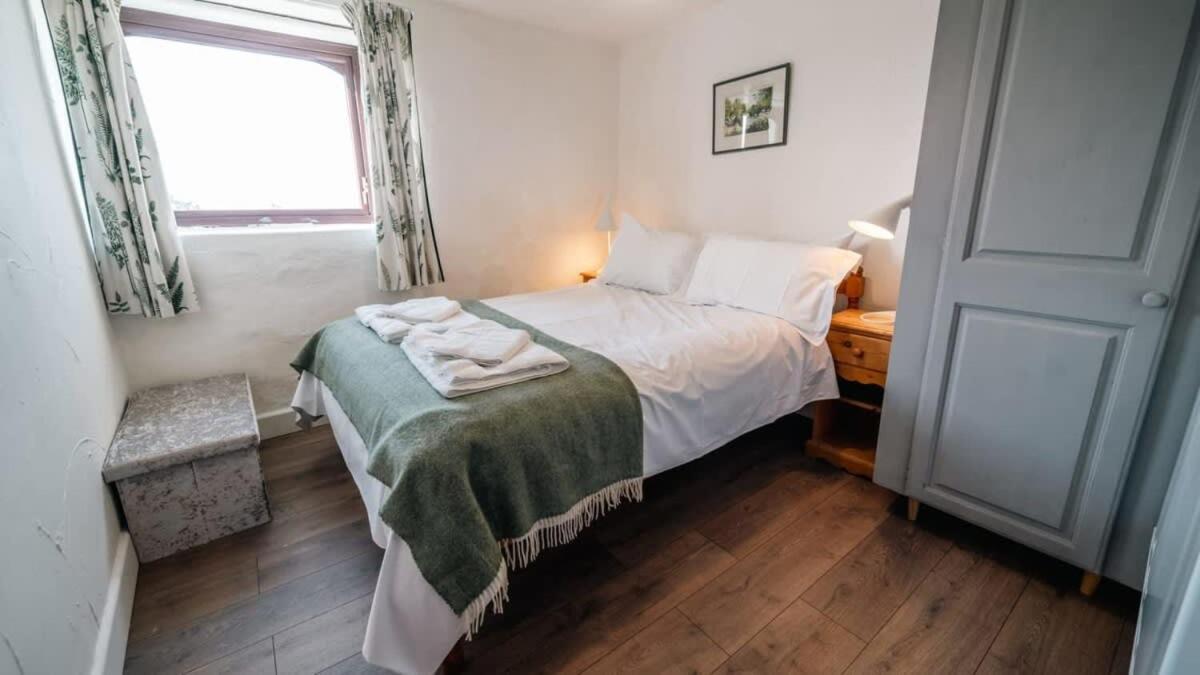 Lovely 2 Bedroom Coastal Cottage Near Bude Bagian luar foto