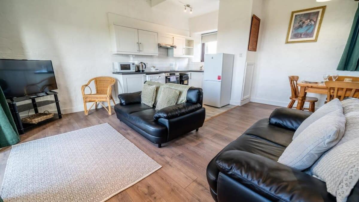 Lovely 2 Bedroom Coastal Cottage Near Bude Bagian luar foto